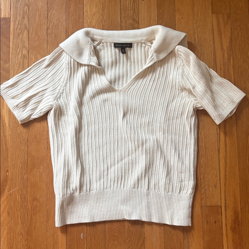 Banana Republic Cream Short-Sleeve V-Neck Knit Sweater with Open Collar